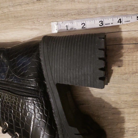 MISS LOLA MARTINEZ BLACK LEATHER EMBOSSED CHUNKY COMBAT BOOT SZ 6 - Picture 4 of 12